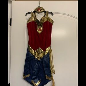 small woman WW costume